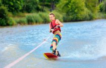  «На Пике Волн: Вдохновляющие Истории Успеха Детей в Мире Водных Экстремальных Спортов»